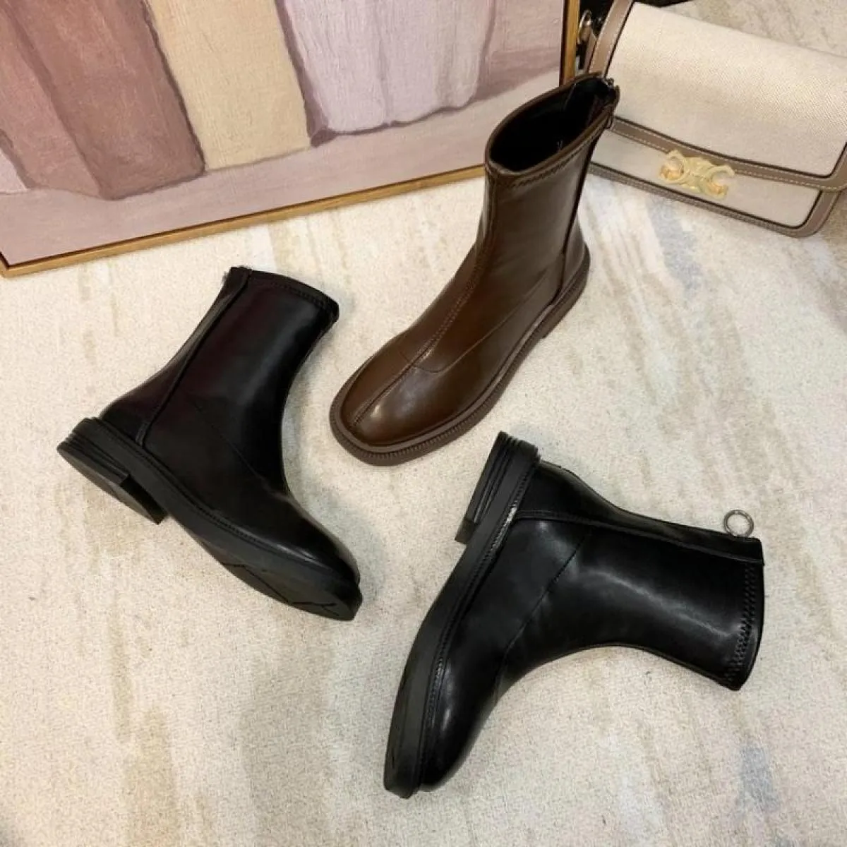 Scarpe da donna di marca Stivali da donna Tacco piatto Punta tonda Moda 2022 Autunno a metà polpaccio Basso a metà polpaccio Gom